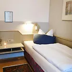 Garni Zur Traube Hotel *